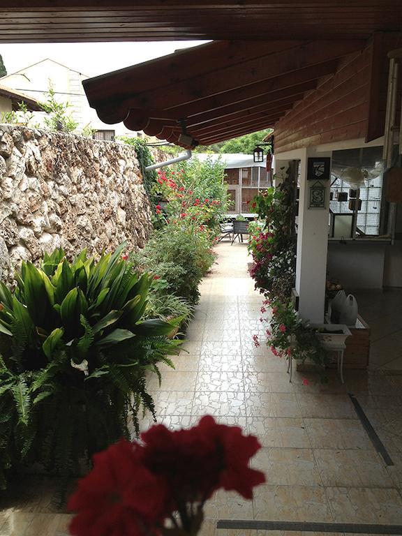 Mina Teva Villa Metula Bagian luar foto